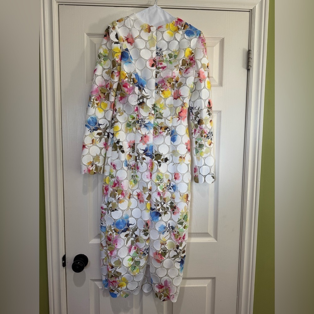 MONIQUE LHUILLIER
Floral-Print Lace Midi Dress
MSRP $2,995 usd - Picture 8 of 13